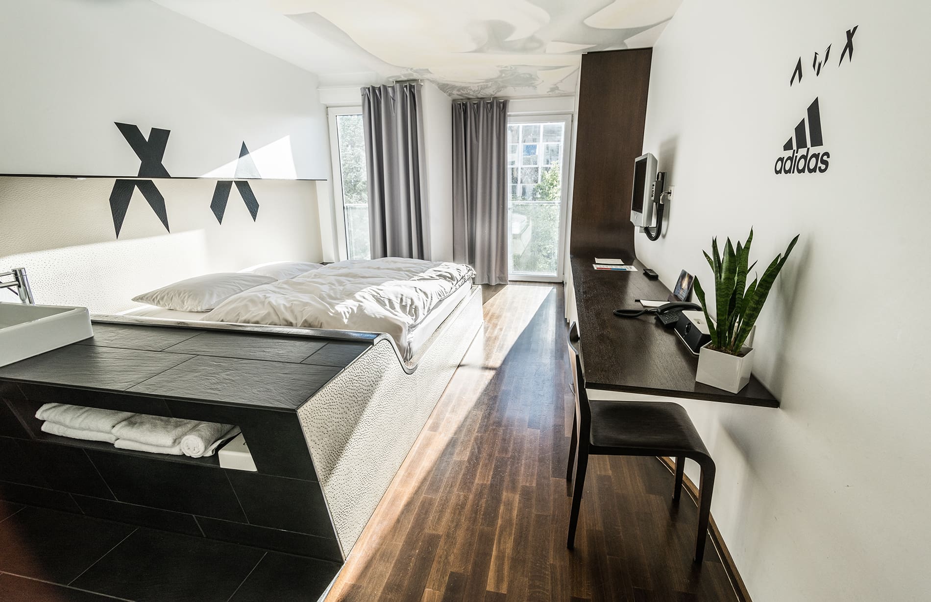 branding-adidas-fussball-q-hotel-finale-berlin