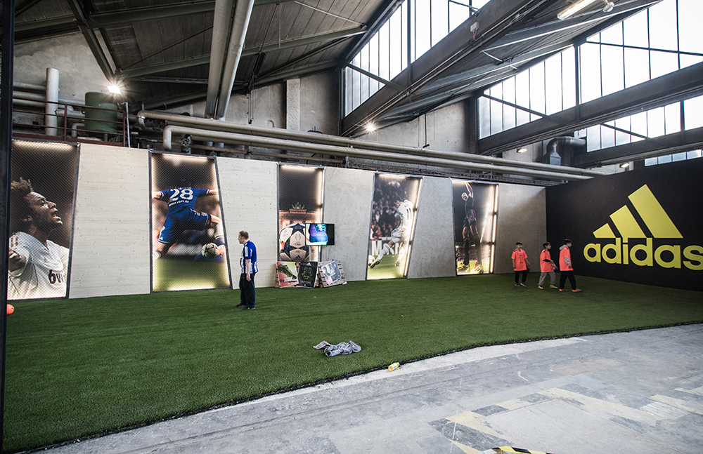 xxl-prints-fussball-adidas-berlin-1