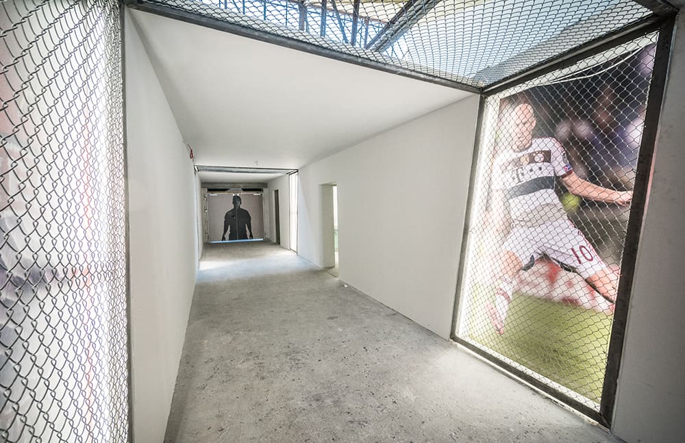 xxl-prints-fussball-berlin-adids-montage-der-plots-und-digitaldruck